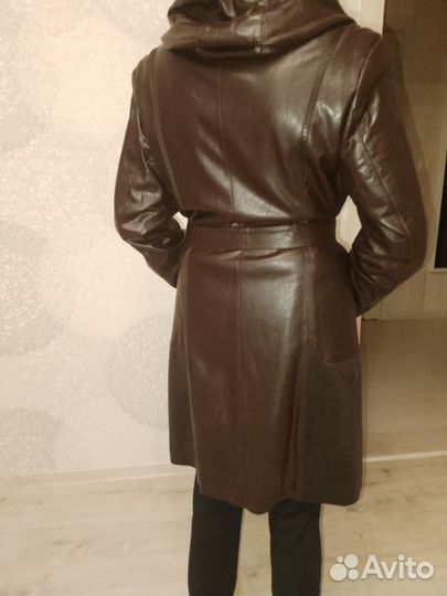 Кожаное женское пальто новое 46-48