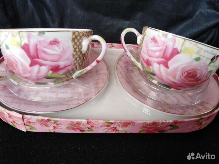 Чайные чашки с блюдцами