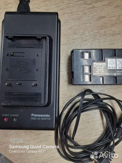 Блок питания и аккумулятор для видеокамеры