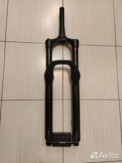 Воздушная вилка rock shox lyric, boost, debon air
