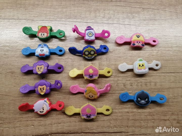 Игрушки из пятёрочки и магнита, стиратели и тп