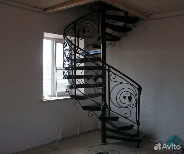 Лестница металлическая в дом