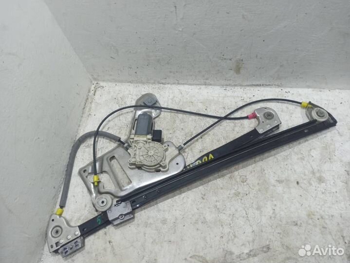 Стеклоподъемник механический передний левый