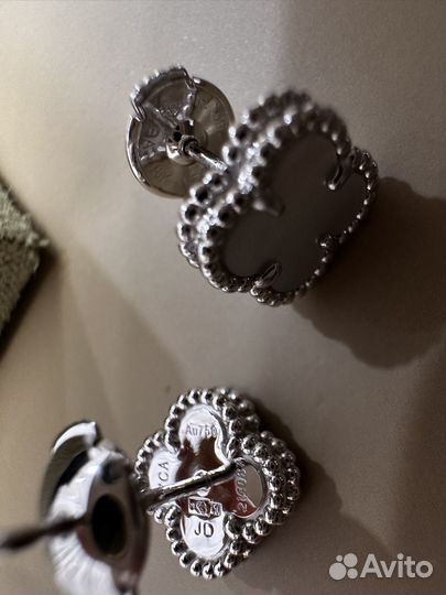 Серьги пусеты van cleef белое золото перламутром