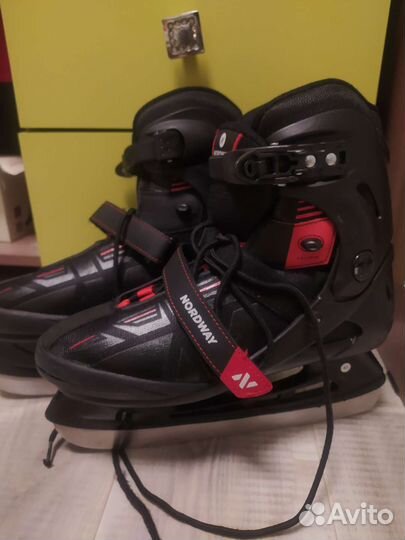 Коньки хоккейные