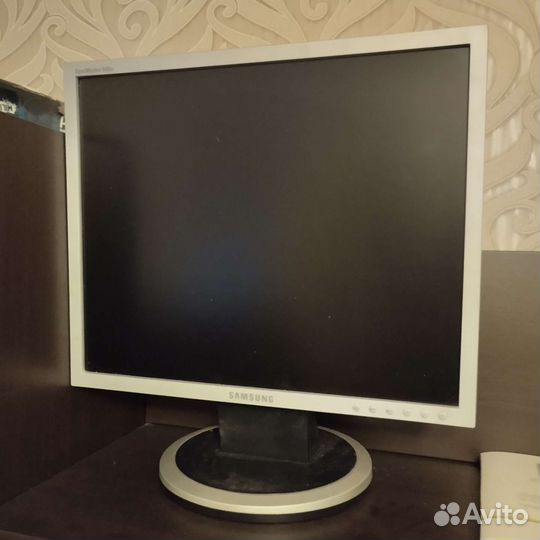Монитор Samsung