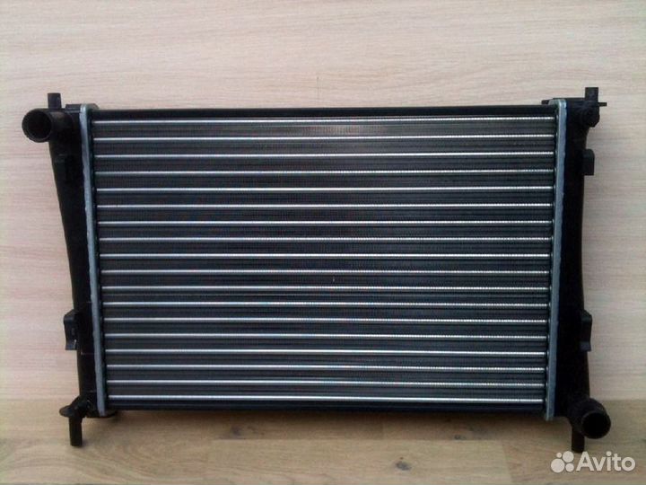 Радиатор охлаждения двигателя Форд Фьюжн 02 - 2012