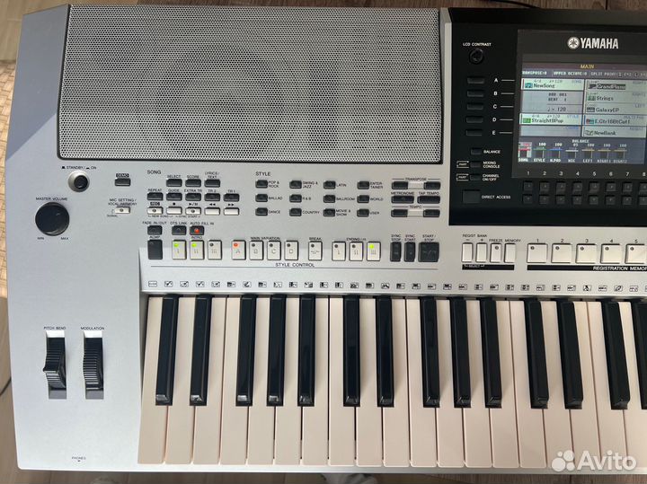 Профессиональный синтезатор Yamaha PSR S-900