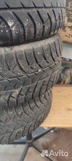 Авто резина 215-60-16