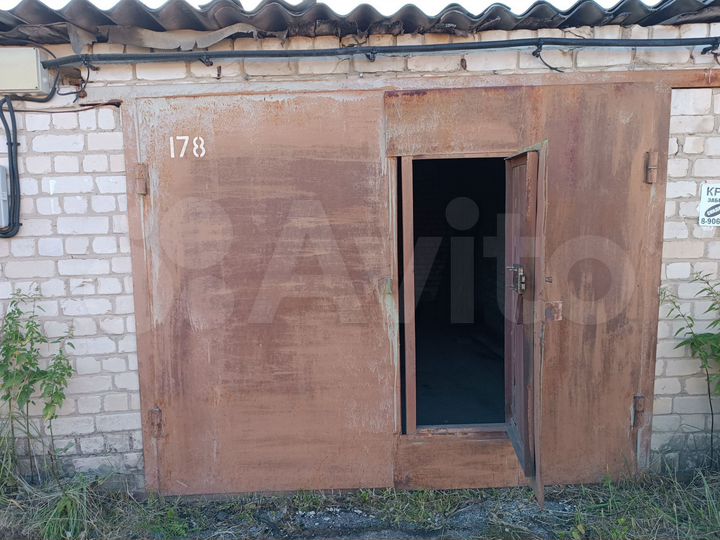 Гараж, > 30 м²