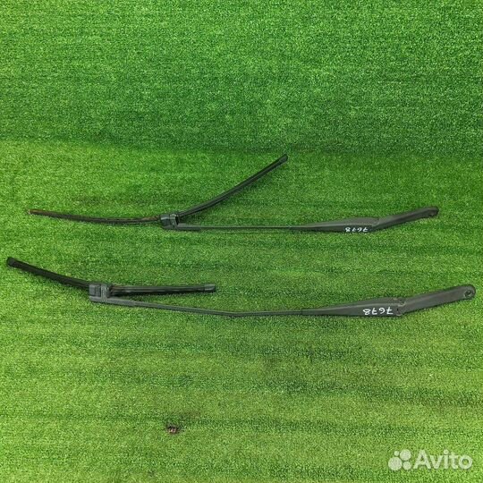 Поводок стеклоочистителя Ford Focus 2 2007 1731534