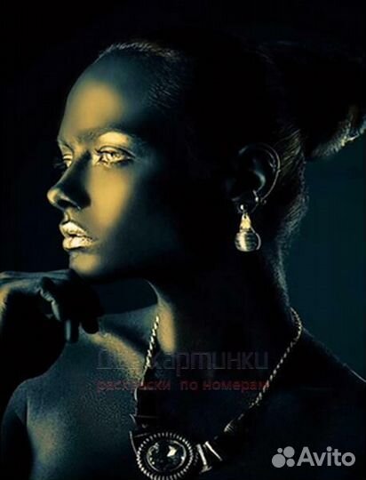 Алмазная мозаика 40x50 Девушка в темно-зеленом све