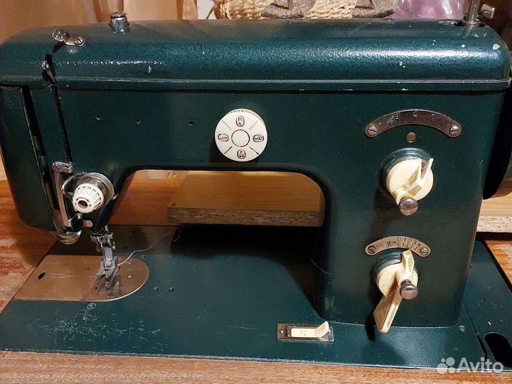 Швейная машина naumann