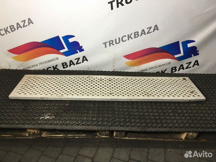 Трап на раму за кабиной Renault Magnum