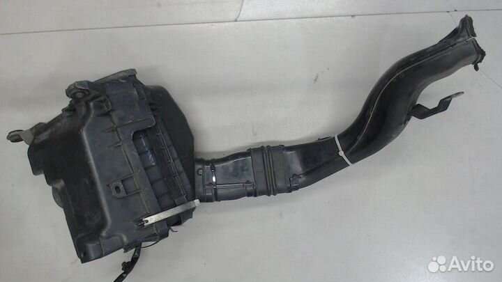 Корпус воздушного фильтра Mitsubishi Outlander XL