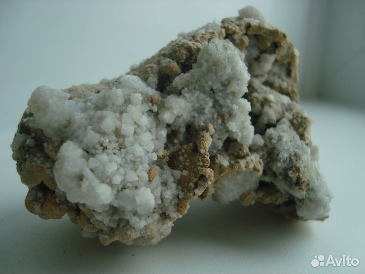 Сидерит, кальцит, пирит