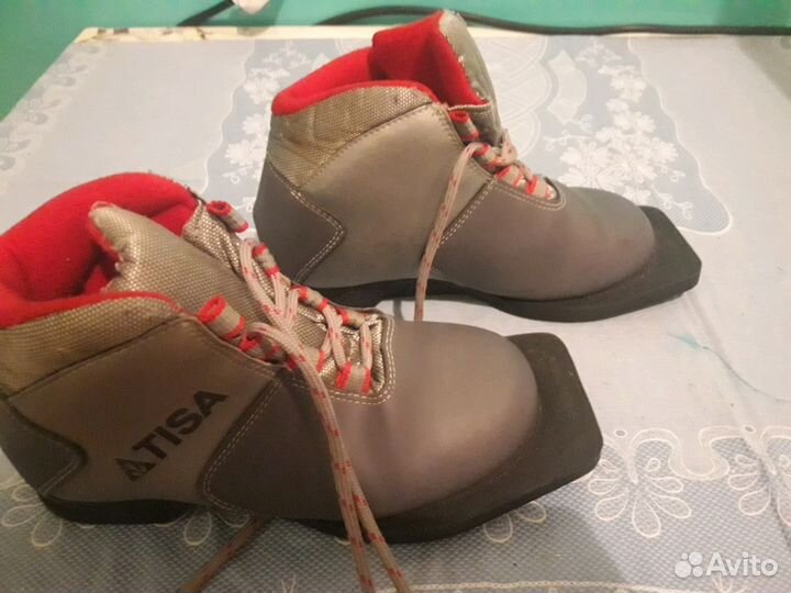 Ботинки лыжные