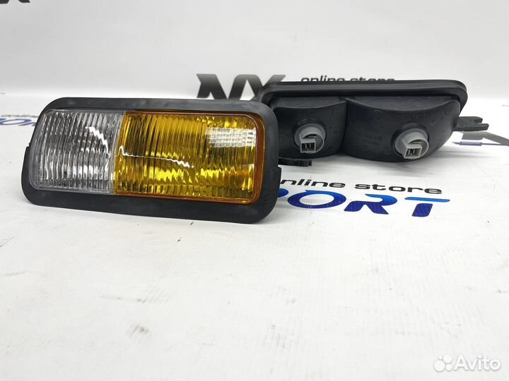 Подфарники Нива 4х4 бело-желтые