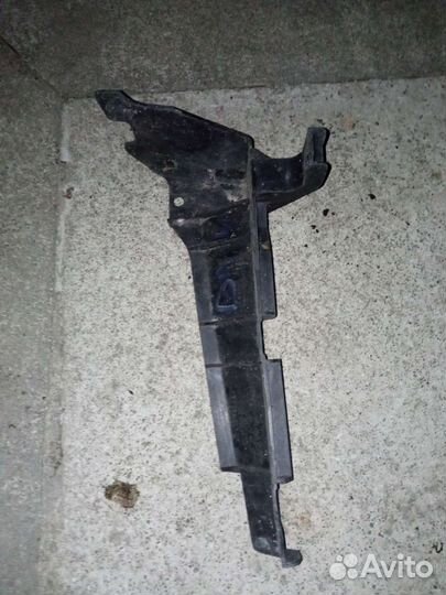 Subaru baja Legacy кронштейн крепления бампера