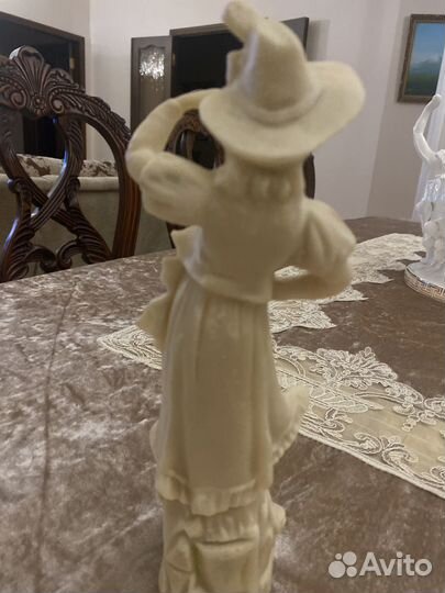 Статуэтка мрамор