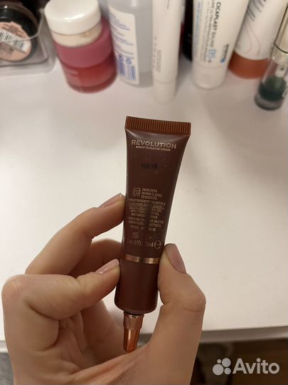 Revolution румяна