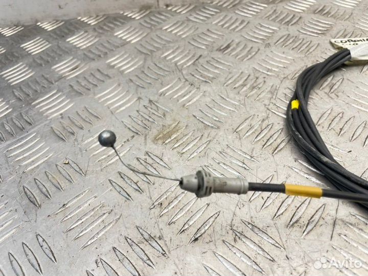 Тросик багажника Toyota Corolla ZRE151L 1zrfe 2006