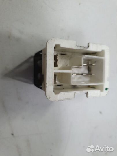 Реостат печки Opel Astra универсал Z13DTH 2008