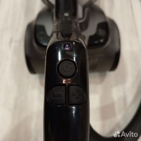 Пылесос Vitek рабочий