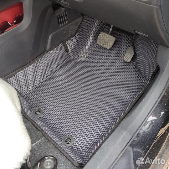 Комплект EVA ковриков на Toyota Raize с бортами