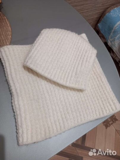 Зимняя шапка и снуд женская