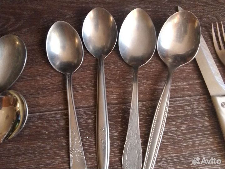 Ложки, вилки, тарелки