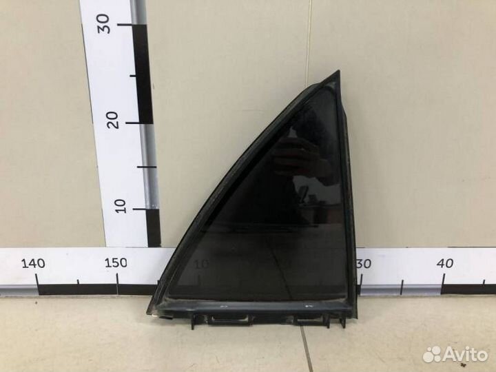 Стекло двери задней правой форточка Toyota Corolla