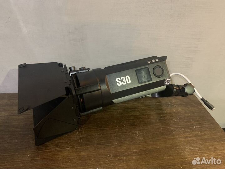 Осветитель светодиодный Godox S30