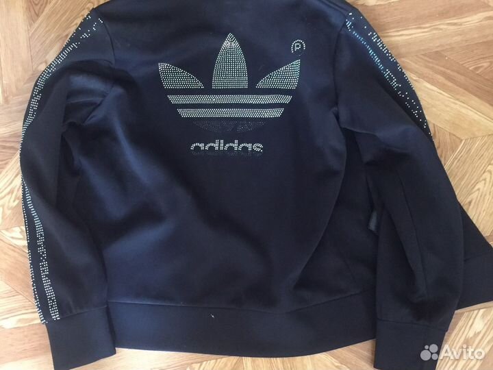 Женский спортивный костюм