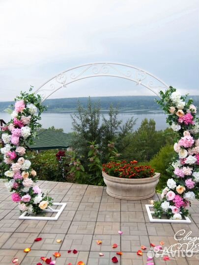 Арка белая металлическая