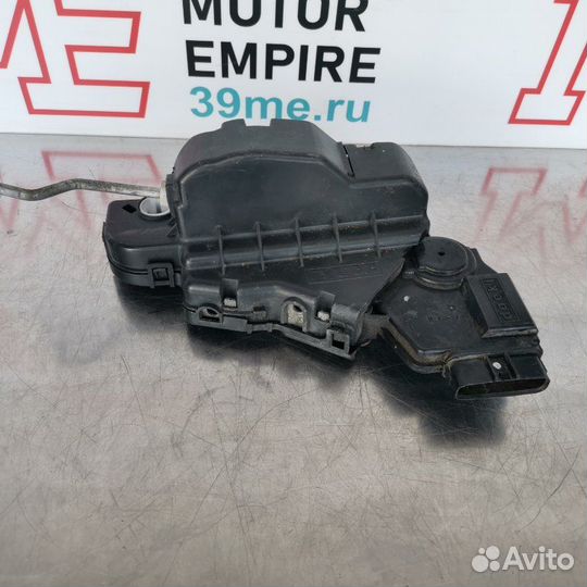 Замок двери передний Hyundai H-1 Starex F6 VAN