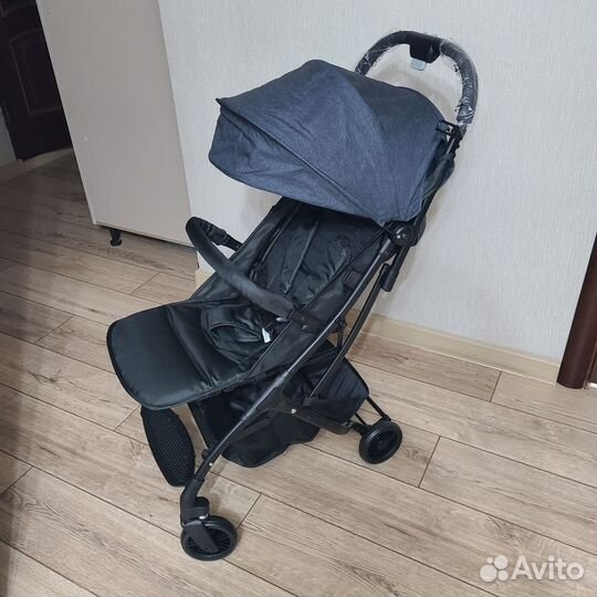 Прогулочная коляска новая