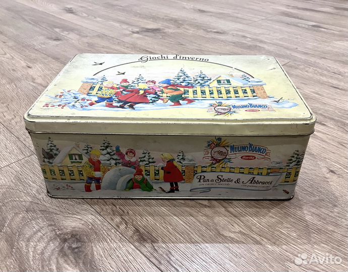 Винтажные жестяные коробки