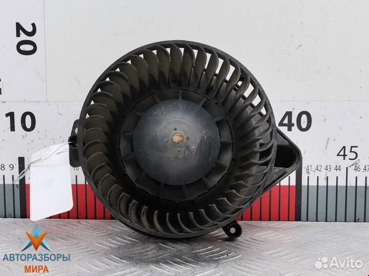 Моторчик печки Audi A4 B7 2004 8E1820021E