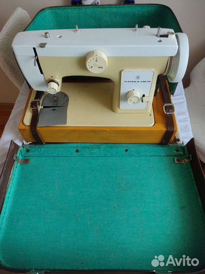 Швейная машина Чайка 132м