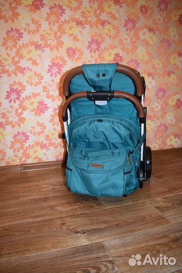 Прогулочная коляска новая