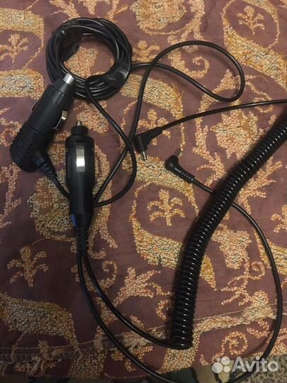 Зарядное устройство в автомобиль