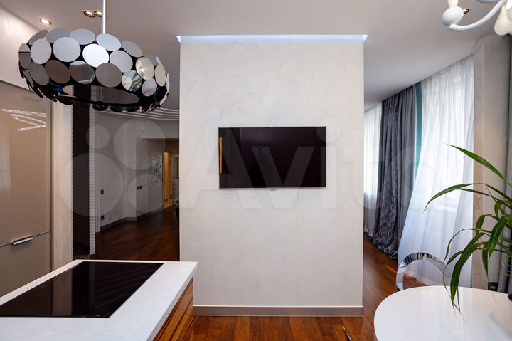 3-к. квартира, 115 м², 3/23 эт.