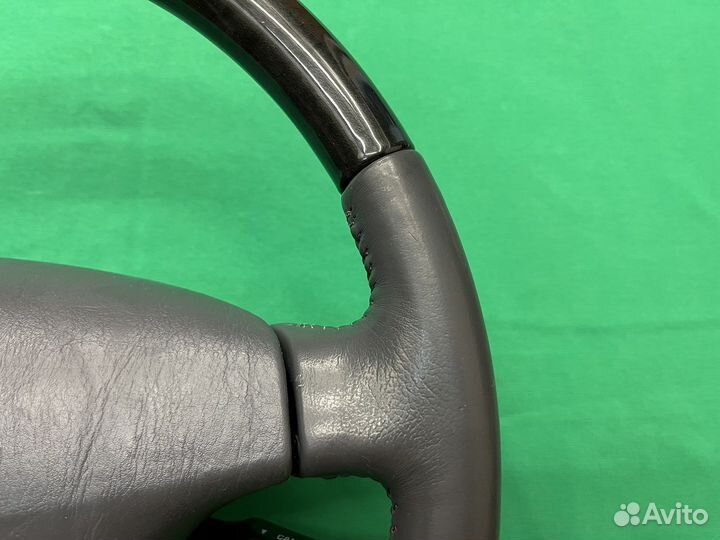 Оригинальный руль с косточкой черное дерево Toyota