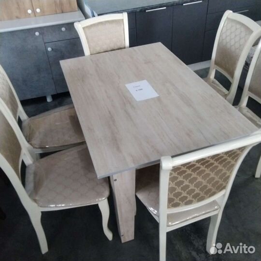 Столы в наличии хорошего качества