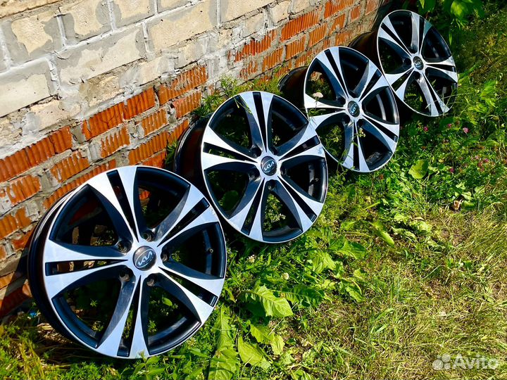 Литые r17 диски 5*114.3 ET48 цо67.1 KIA soul