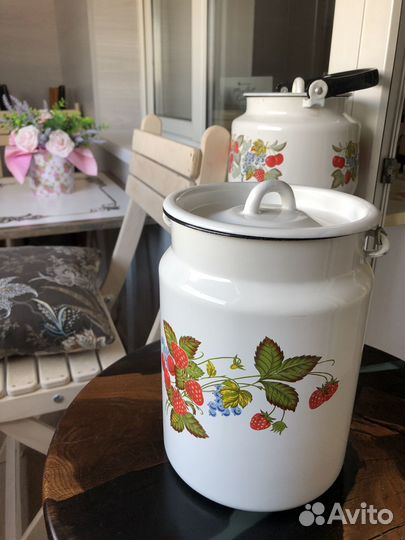 Эмалированный чайник и бидон СССР