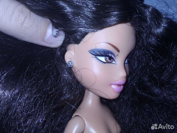 Кукла Bratz Funk ‘n glow Yasmin