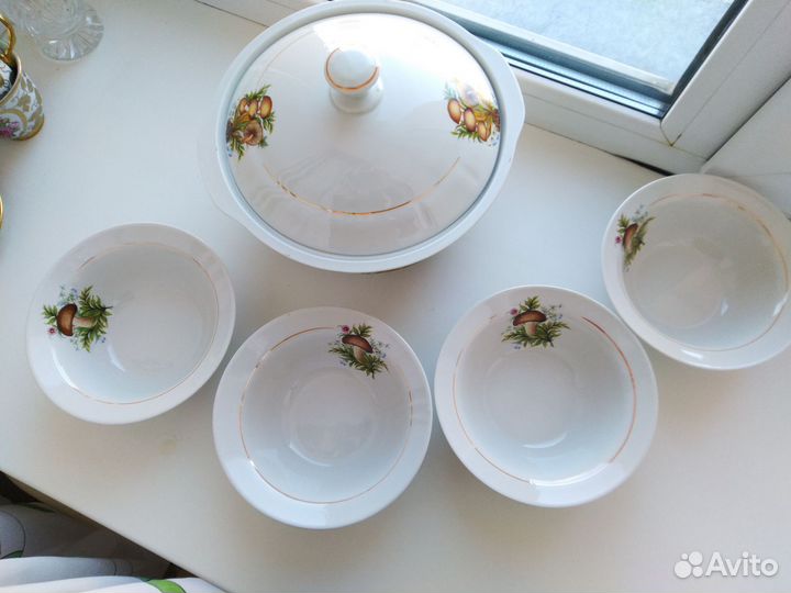 Супница СССР с тарелками