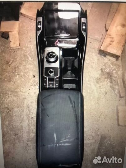 Центральная консоль с подлокотником Kia Sorento